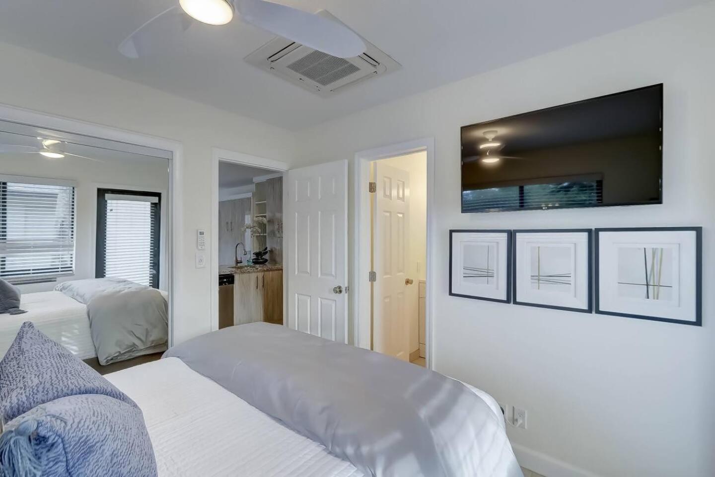 Waterfront Deck Pool Kayak Apartment Fort Lauderdale Exterior photo